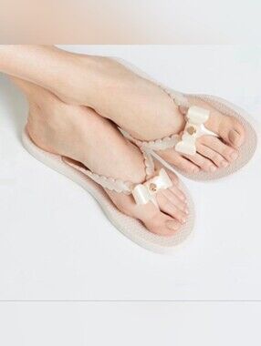 Kate Spade Cream Ivory Nova Scallop Bow Flip Flops Sz 8 *NWOT